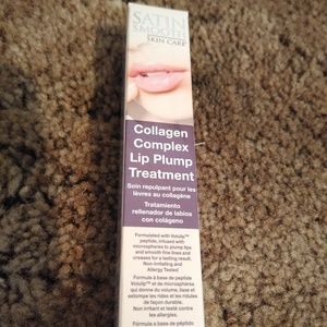 Satin Smooth Lip Plumper